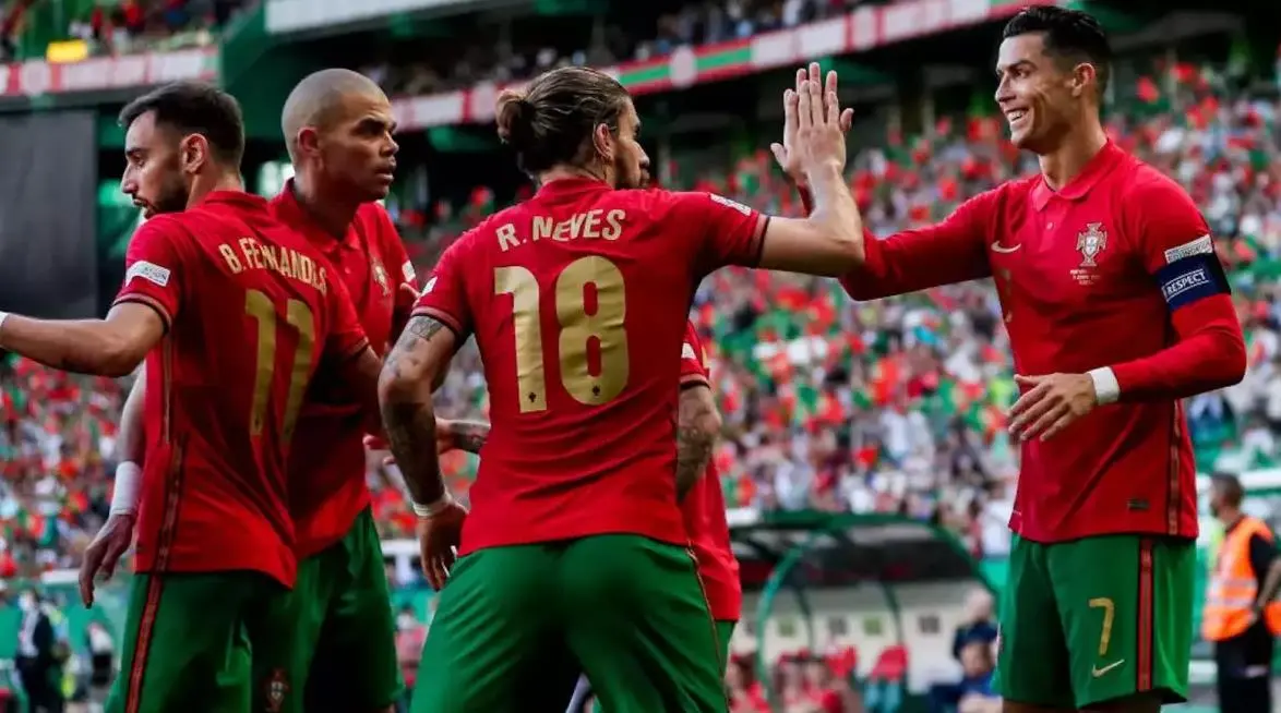 岁葡萄牙中, img